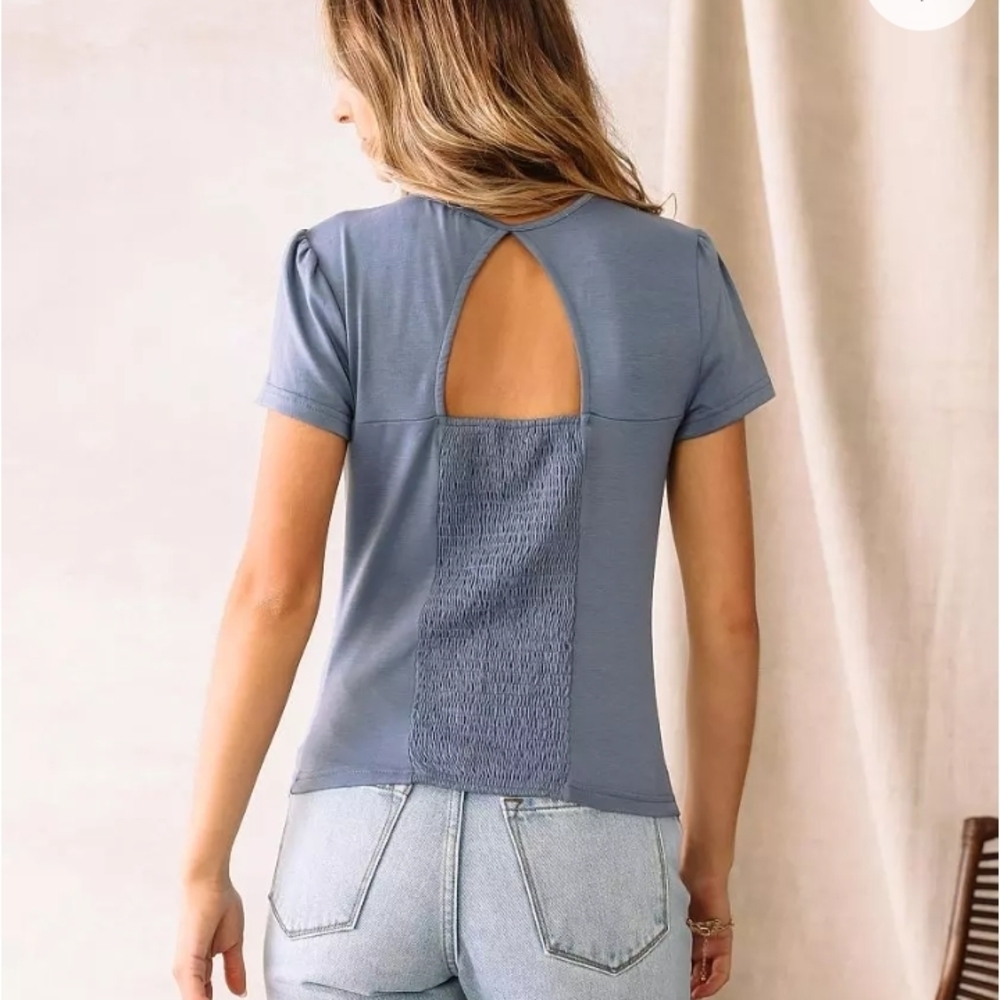 Double Keyhole Top - Picture 2 of 5